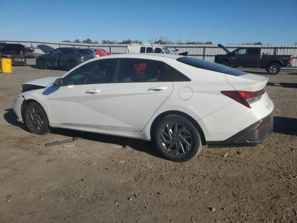 KMHLM4DG7RU719151 2024 HYUNDAI ELANTRA - Image 2