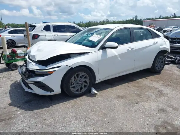 KMHLM4DG7RU732367 2024 HYUNDAI ELANTRA - Image 2