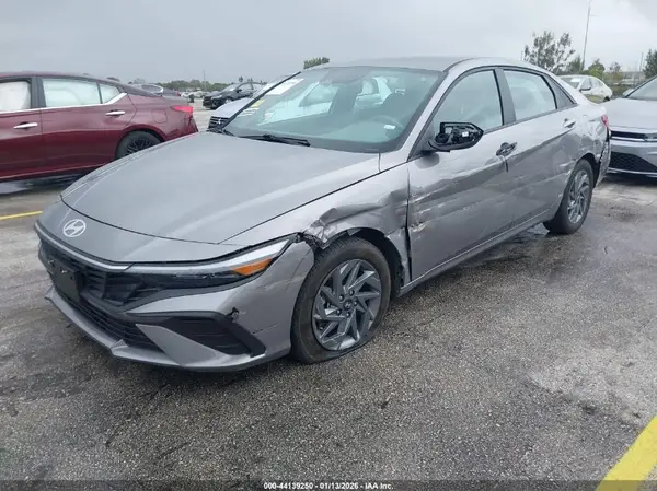 KMHLM4DG7RU742638 2024 HYUNDAI ELANTRA - Image 2