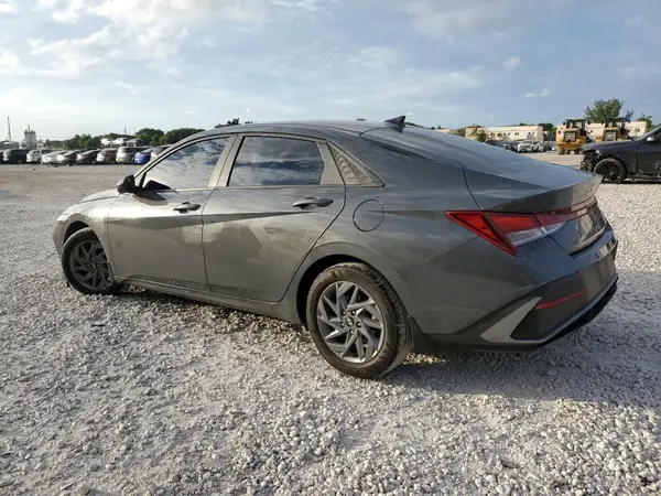 KMHLM4DG7RU744437 2024 HYUNDAI ELANTRA - Image 2