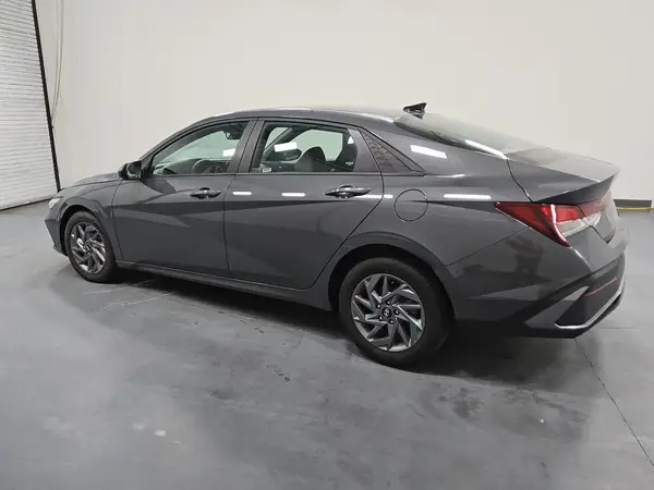 KMHLM4DG7RU744972 2024 HYUNDAI ELANTRA - Image 2