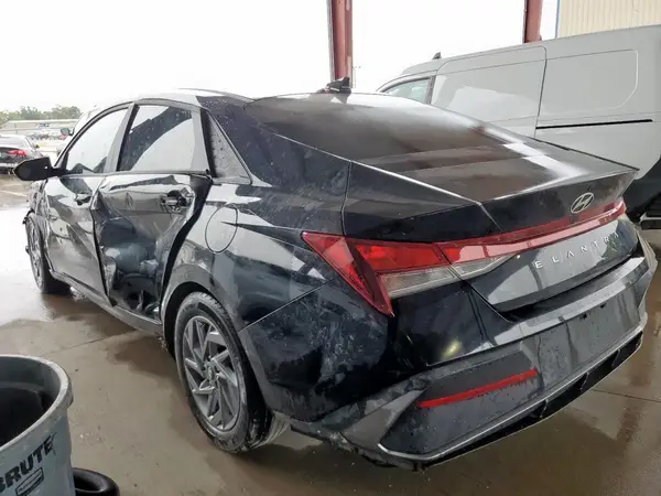 KMHLM4DG7RU752795 2024 HYUNDAI ELANTRA - Image 2