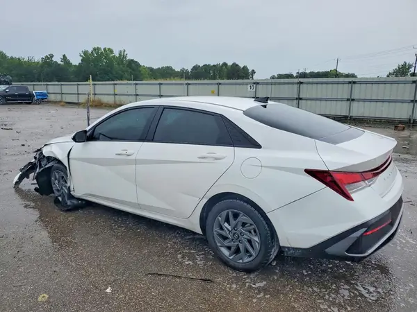 KMHLM4DG7RU757608 2024 HYUNDAI ELANTRA - Image 2