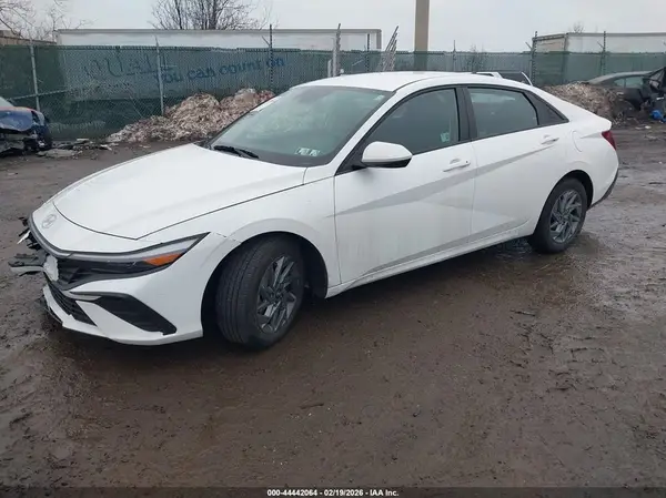 KMHLM4DG7RU760413 2024 HYUNDAI ELANTRA - Image 2