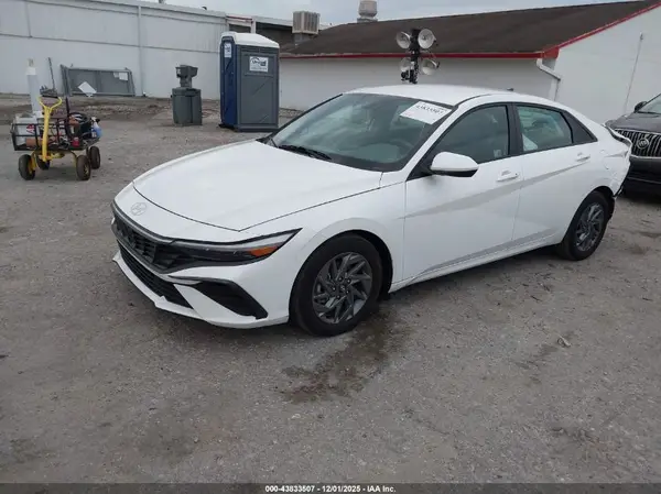 KMHLM4DG7RU766888 2024 HYUNDAI ELANTRA - Image 2
