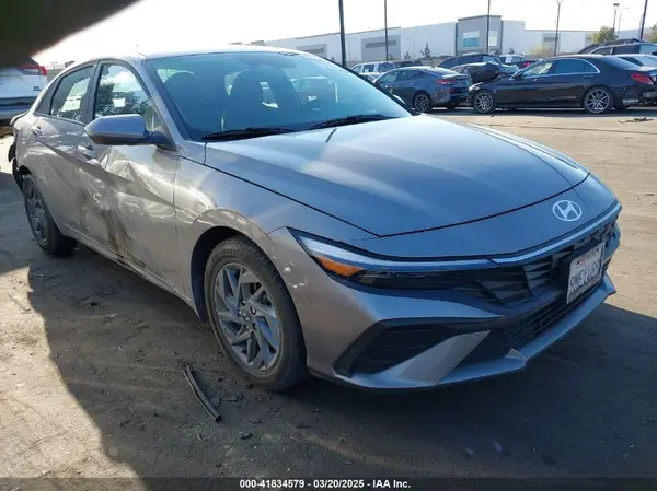 KMHLM4DG7RU777454 2024 HYUNDAI ELANTRA - Image 1