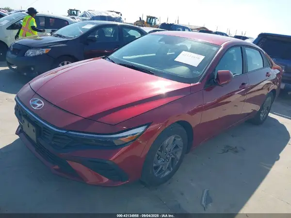 KMHLM4DG7RU779074 2024 HYUNDAI ELANTRA - Image 2