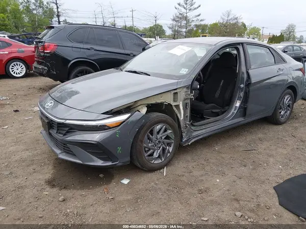 KMHLM4DG7RU780113 2024 HYUNDAI ELANTRA - Image 2