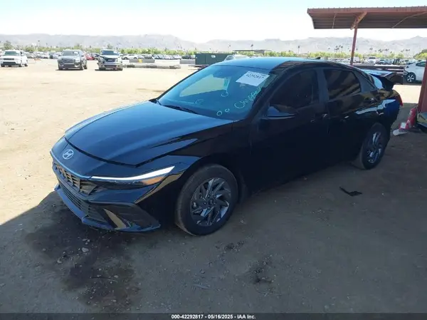 KMHLM4DG7RU805561 2024 HYUNDAI ELANTRA - Image 2