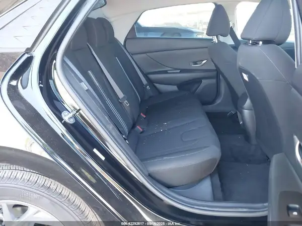 KMHLM4DG7RU805561 2024 HYUNDAI ELANTRA - Image 8