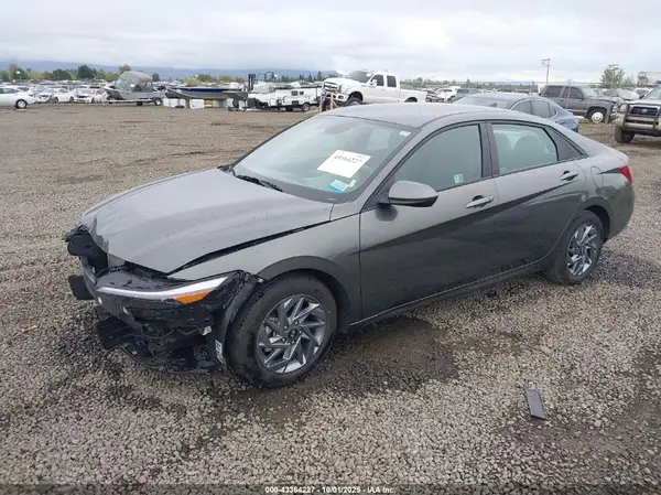 KMHLM4DG7RU807195 2024 HYUNDAI ELANTRA - Image 2