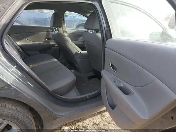 KMHLM4DG7RU811263 2024 HYUNDAI ELANTRA - Image 8