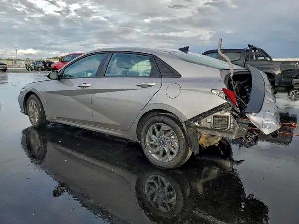KMHLM4DG7RU832856 2024 HYUNDAI ELANTRA - Image 2
