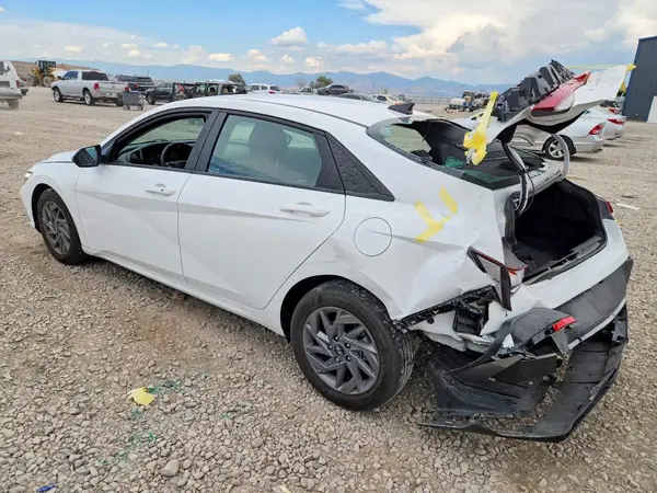 KMHLM4DG7RU838446 2024 HYUNDAI ELANTRA - Image 2