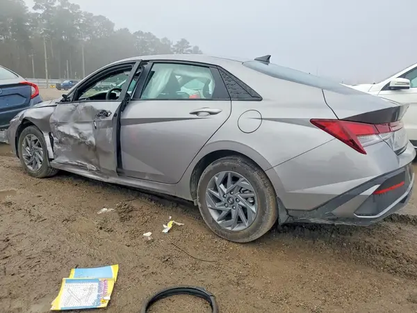 KMHLM4DG7RU852055 2024 HYUNDAI ELANTRA - Image 2