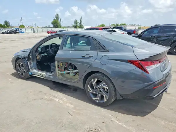 KMHLM4DG7SU073132 2025 HYUNDAI ELANTRA - Image 2