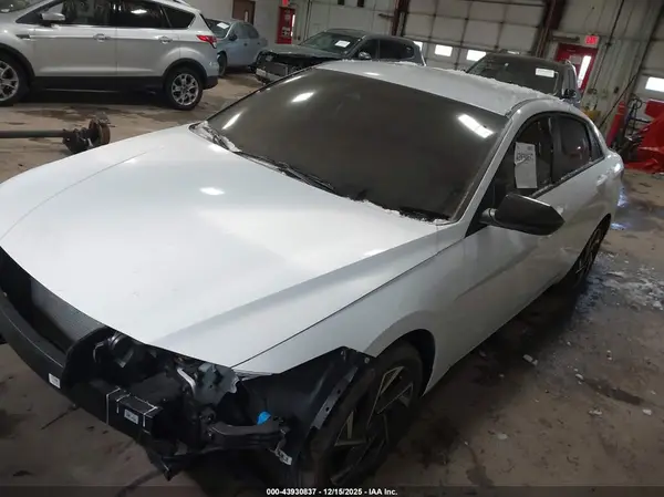 KMHLM4DG7SU879262 2025 HYUNDAI ELANTRA - Image 2