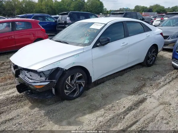 KMHLM4DG7SU894585 2025 HYUNDAI ELANTRA - Image 2