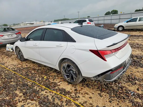 KMHLM4DG7SU922868 2025 HYUNDAI ELANTRA - Image 2