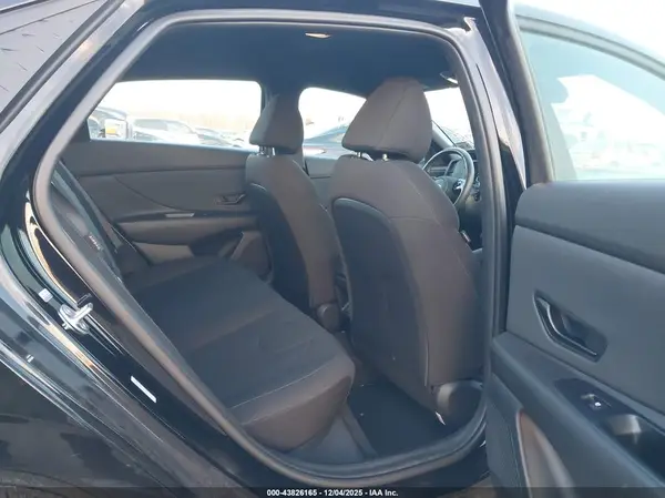 KMHLM4DG7SU923602 2025 HYUNDAI ELANTRA - Image 8