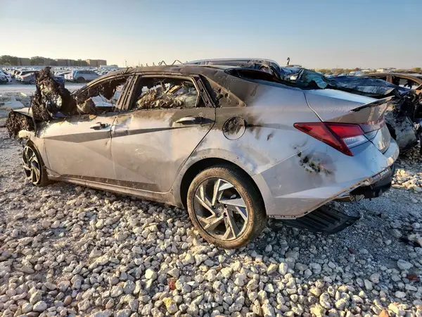 KMHLM4DG7SU924104 2025 HYUNDAI ELANTRA - Image 2
