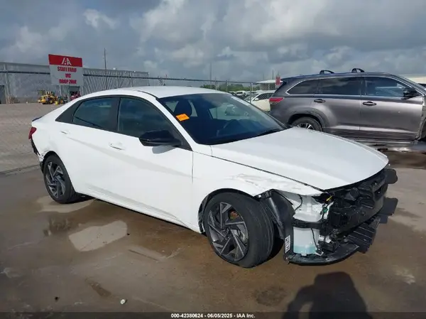 KMHLM4DG7SU927181 2025 HYUNDAI ELANTRA - Image 1