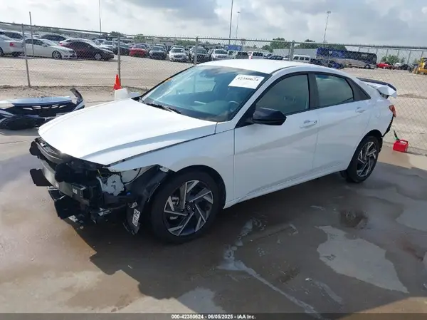 KMHLM4DG7SU927181 2025 HYUNDAI ELANTRA - Image 2