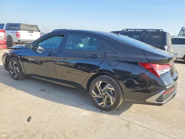 KMHLM4DG7SU928962 2025 HYUNDAI ELANTRA - Image 2