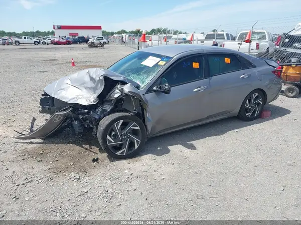 KMHLM4DG7SU940366 2025 HYUNDAI ELANTRA - Image 2