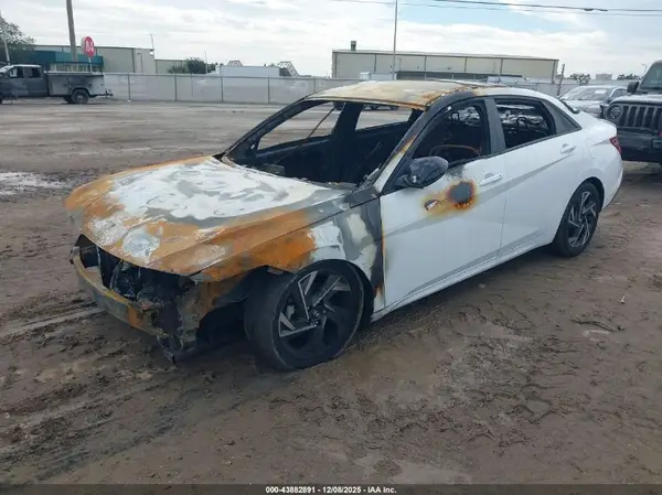 KMHLM4DG7SU960052 2025 HYUNDAI ELANTRA - Image 2