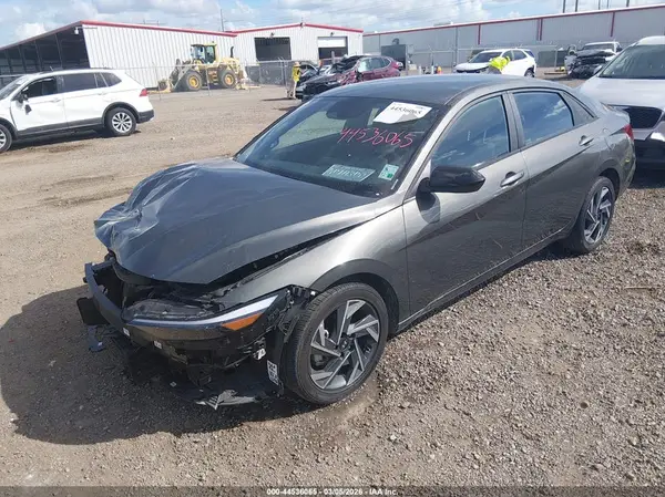 KMHLM4DG7SU960634 2025 HYUNDAI ELANTRA - Image 2