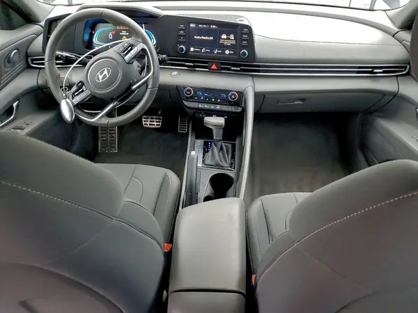 KMHLM4DG7SU985565 2025 HYUNDAI ELANTRA - Image 8