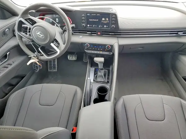 KMHLM4DG7SU985663 2025 HYUNDAI ELANTRA - Image 8