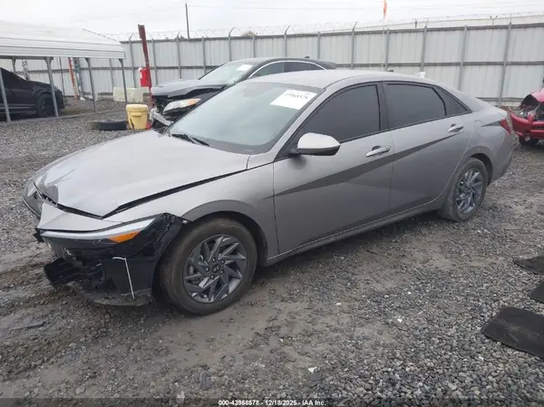 KMHLM4DG8RU636361 2024 HYUNDAI ELANTRA - Image 2
