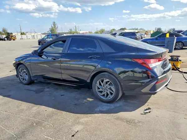 KMHLM4DG8RU637977 2024 HYUNDAI ELANTRA - Image 2
