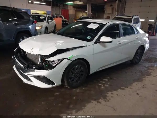 KMHLM4DG8RU641589 2024 HYUNDAI ELANTRA - Image 2
