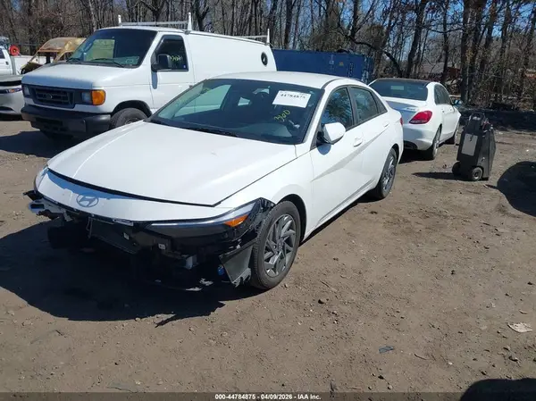 KMHLM4DG8RU642242 2024 HYUNDAI ELANTRA - Image 2
