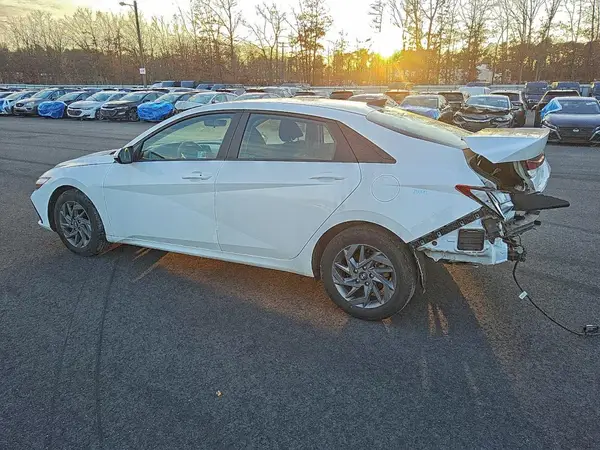 KMHLM4DG8RU657517 2024 HYUNDAI ELANTRA - Image 2