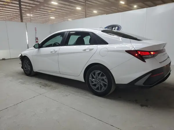 KMHLM4DG8RU663043 2024 HYUNDAI ELANTRA - Image 2