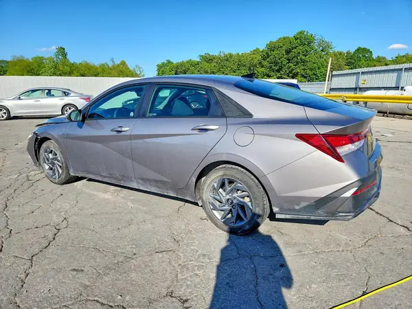 KMHLM4DG8RU665603 2024 HYUNDAI ELANTRA - Image 2