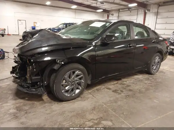 KMHLM4DG8RU675936 2024 HYUNDAI ELANTRA - Image 2