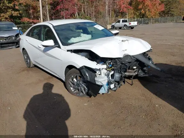 KMHLM4DG8RU679467 2024 HYUNDAI ELANTRA - Image 1