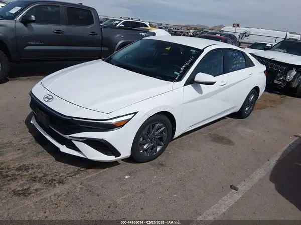 KMHLM4DG8RU684989 2024 HYUNDAI ELANTRA - Image 2