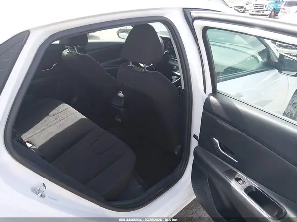 KMHLM4DG8RU684989 2024 HYUNDAI ELANTRA - Image 8