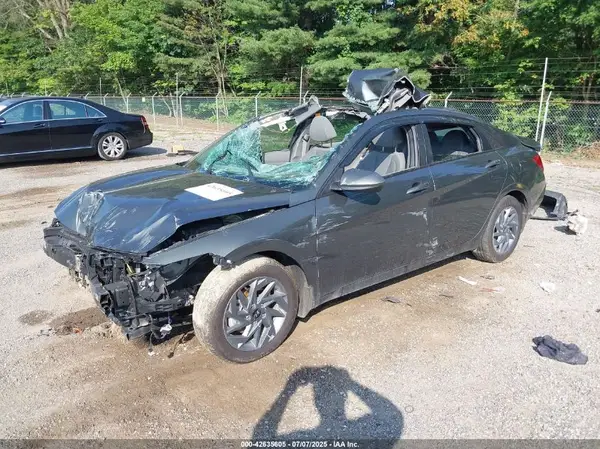 KMHLM4DG8RU688332 2024 HYUNDAI ELANTRA - Image 2