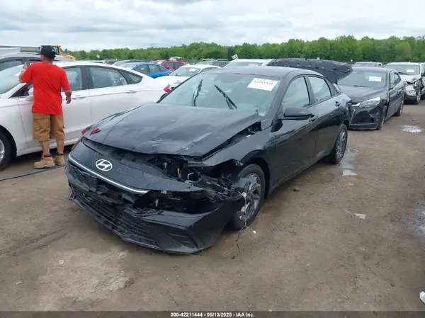 KMHLM4DG8RU690033 2024 HYUNDAI ELANTRA - Image 2