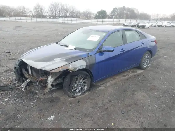 KMHLM4DG8RU693868 2024 HYUNDAI ELANTRA - Image 2