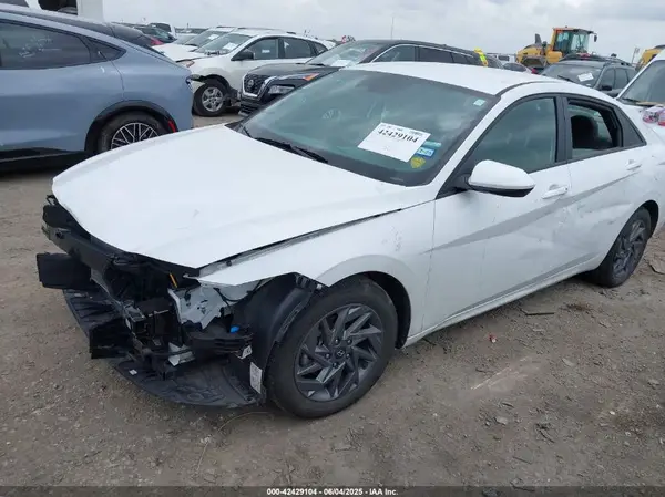 KMHLM4DG8RU699508 2024 HYUNDAI ELANTRA - Image 2