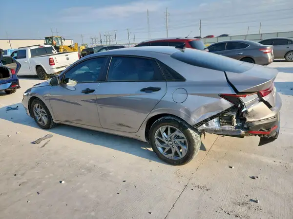 KMHLM4DG8RU701385 2024 HYUNDAI ELANTRA - Image 2