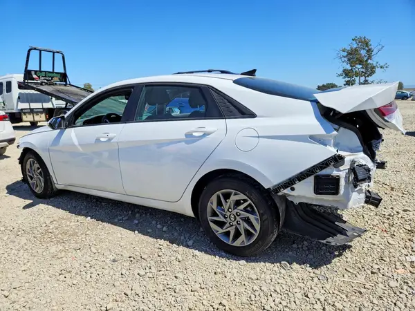 KMHLM4DG8RU708353 2024 HYUNDAI ELANTRA - Image 2